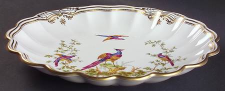 Chelsea Bird (Raised Gold Dots) 14" Fluted Oval Dish