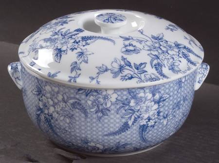Penny Lane Honeywall 2.5 Qt Round Covered Casserole