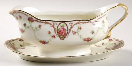 SCL39 Gravy Boat with Attached Underplate