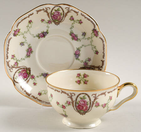 SCL39 Footed Cup & Saucer Set