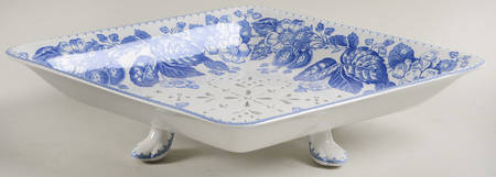 Signature Collection Strawberry Dish