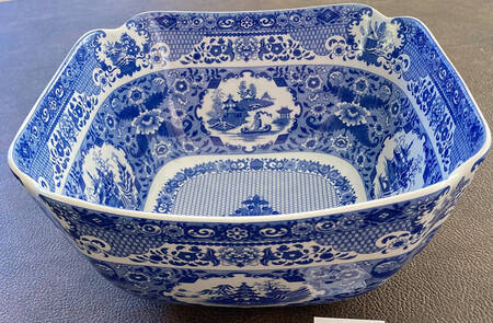 Signature Collection 9" Square Salad Serving Bowl
