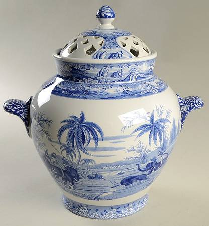 Signature Collection Pierced Potpourri Jar & Lid