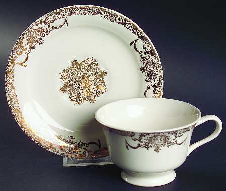 STT198 Footed Cup & Saucer Set