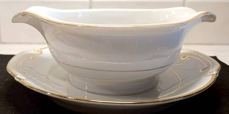 SON54 Gravy Boat with Attached Underplate