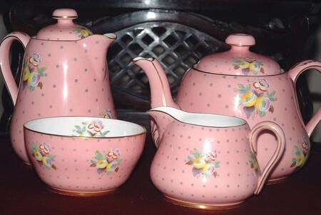 Old Concord Pink (Marlborough) by Spode