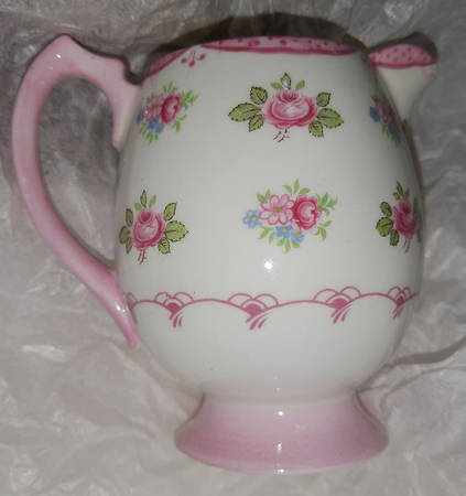 Rosebud Creamer