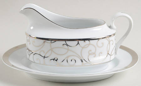 Plaza Gravy Boat & Underplate