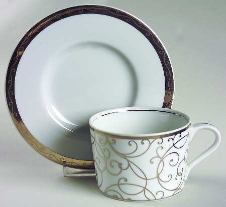 Plaza Flat Cup & Saucer Set