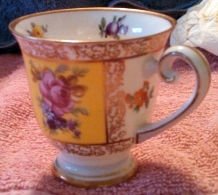 Royal Dresdner Art Yellow (Panels) Footed Cup