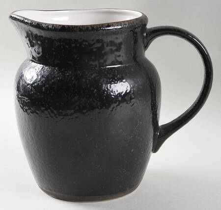 Tuxedo 80 Oz Pitcher