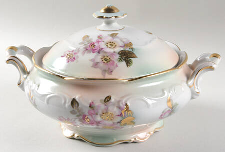 Wild Rose (Scallop, Rim , Not Embossed) Round Covered Vegetable by Schumann - Bavaria