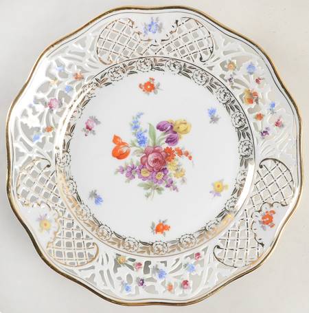 SCH293 Pierced Edge Luncheon Plate