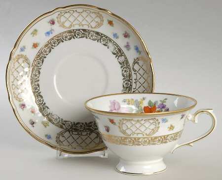 SCH293 Footed Cup & Saucer Set