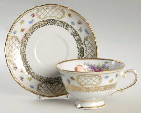 SCH293 Footed Cup & Saucer Set