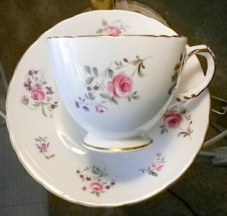 SUT24 Footed Cup & Saucer Set