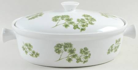 Parsley 2.5 Quart Oval Covered Casserole
