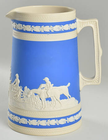 Fox Hunting 64 Oz Pitcher