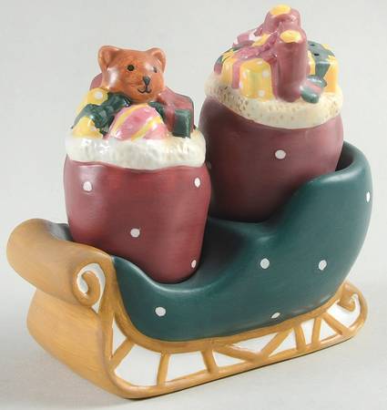Home For The Holidays Figural Salt and Pepper Tray Set