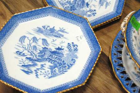 Mandarin (Chelsea, Gold Trim) Octagonal Luncheon Plate