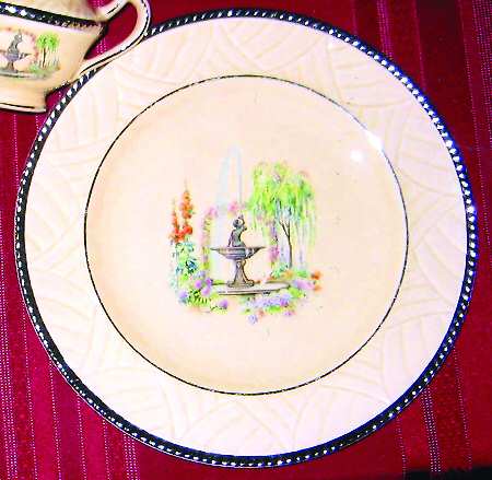 Fontaine Dinner Plate