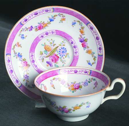R5877 by Spode