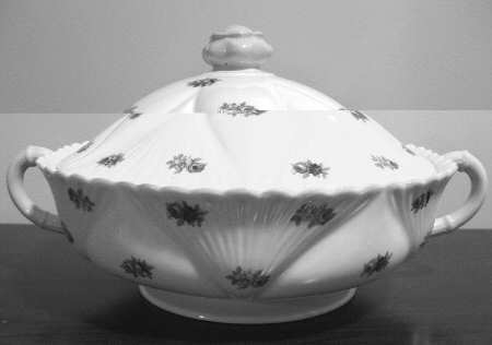 13797 Round Covered Vegetable