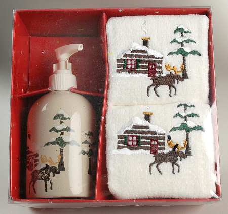 Lodge 3 Piece Gift Set, Lotion Dispenser & 2 Finger Towel