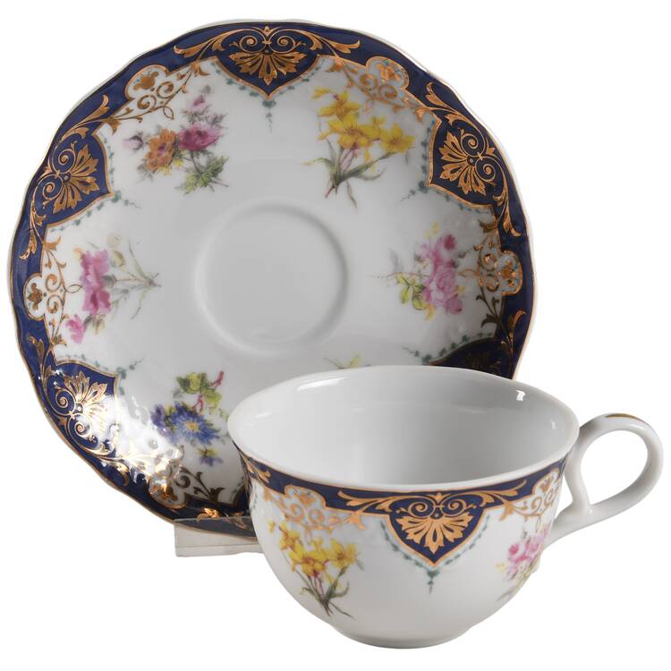 Vanderbilt Service Flat Cup & Saucer Set