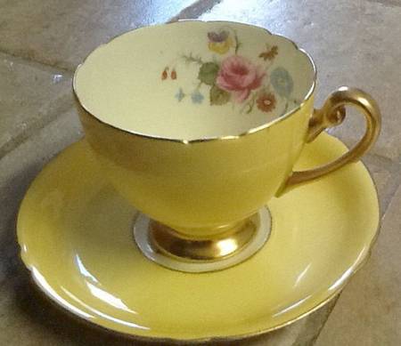 13439 Footed Cup & Saucer Set