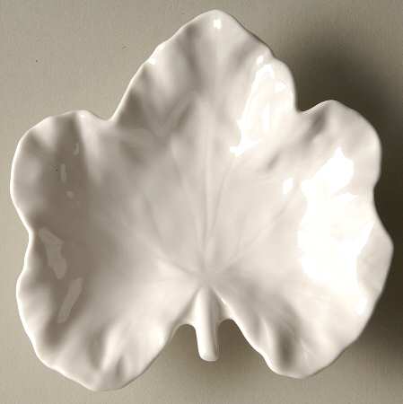 New England Small Leaf Dish