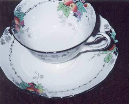 11472 Footed Cup & Saucer Set