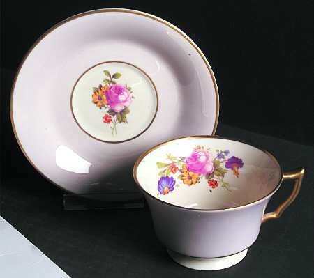 SY601 Footed Cup & Saucer Set