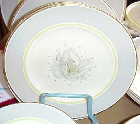 Magnolia Grey (Gold Trim) Dinner Plate