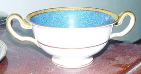 SP299 Footed Cream Soup Bowl