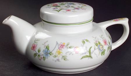 Corona (Green Trim) Teapot for Individual Teapot & Lid with Cup