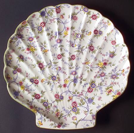 Corona (Green Trim) Large Shell Shaped Tray