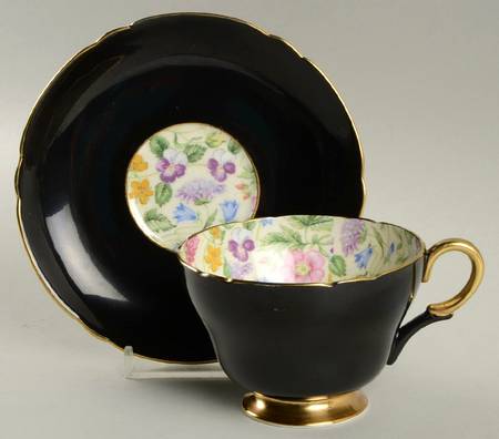 Countryside Black Footed Cup & Saucer Set