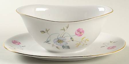 07923 Gravy Boat with Attached Underplate