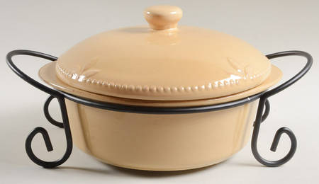 Sorrento Wheat (Gold) Round Covered Baker & Metal Stand