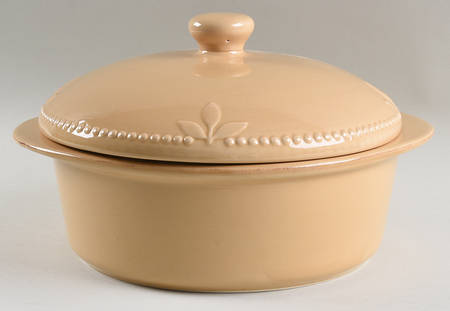 Sorrento Wheat (Gold) Round Covered Baker