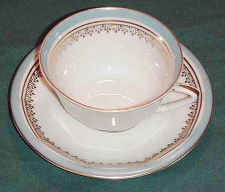 SIZ4 Flat Cup & Saucer Set