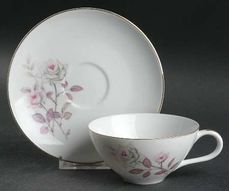 Arliss Flat Cup & Saucer Set