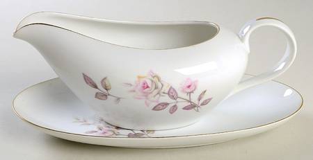 Arliss Gravy Boat & Underplate/Relish