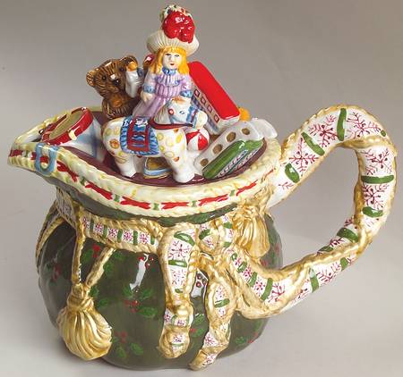 Woodland Holly Santa Figural Teapot & Lid