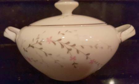 111 Sugar Bowl & Lid