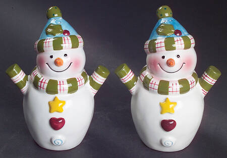 Frosty Snowman Figural Salt & Pepper Set