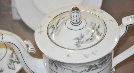 SAN77 Black Teapot & Lid