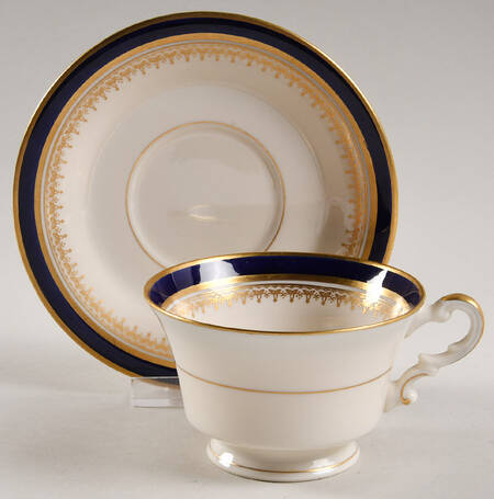SY637 Footed Cup & Saucer Set