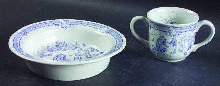 Classic Pooh Discovery (Blue) Child's 2 Handle Mug & Porringer Set